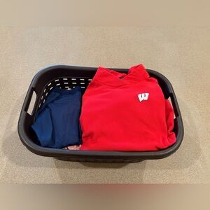 Medium sized women’s clothing bundle - 23
Items